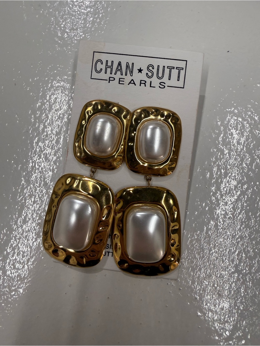 CHAN SUTT Pearl Accent Gold Drop Earrings